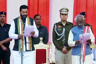 Haryana CM Nayab Singh Saini (L) administered oath by Governor Bandaru Dattatreya