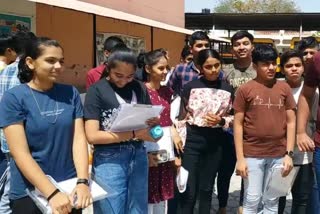 Gujarat Board Exam : ધોરણ 10નું ગણિતનું પેપર આપ્યા બાદ વિદ્યાર્થીઓએ શું કહ્યું?