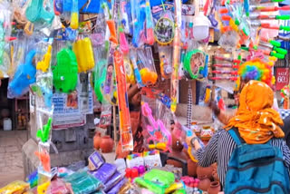 Jamshedpur Markets Bustle With Holi Shoppers As Vendors Showcase New Items