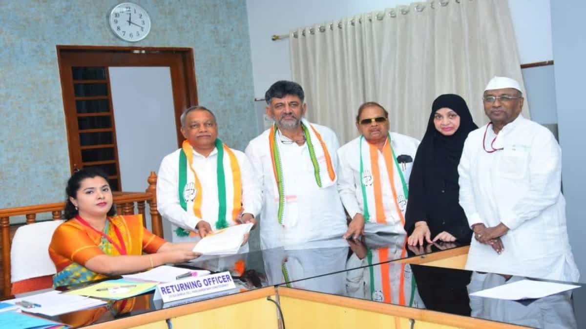 Congress candidate from the Gulbarga parliamentary constituency Radhakrishna Doddamani, filed his papers