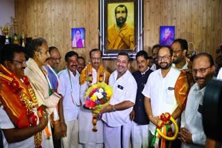 former-bjp-mla-gurusiddana-gowda-joins-congress