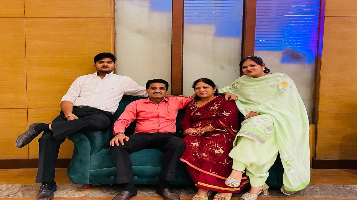 BLOOD DONATION  MEET THE FAMILY OF BLOOD DONORS  BIRBAL BANSAL  BLOOD DONATING FAMILY IN BATHINDA
