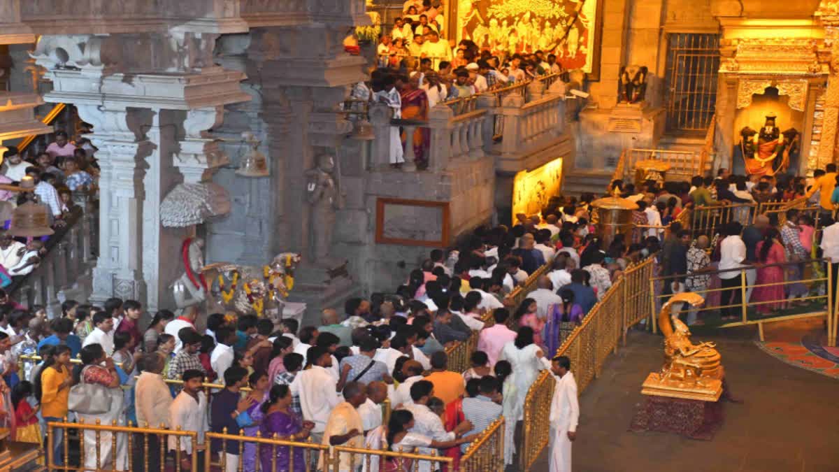 Yadadri Lakshmi Narasimha Swamy Temple Rush
