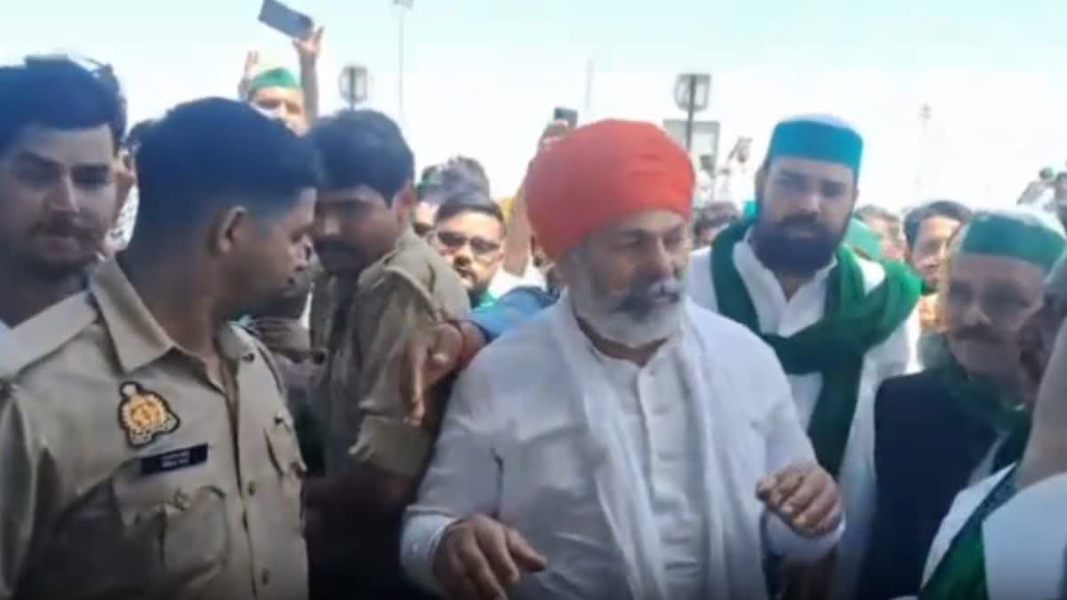पीड़ित परिवार से मिले किसान नेता राकेश टिकैत.