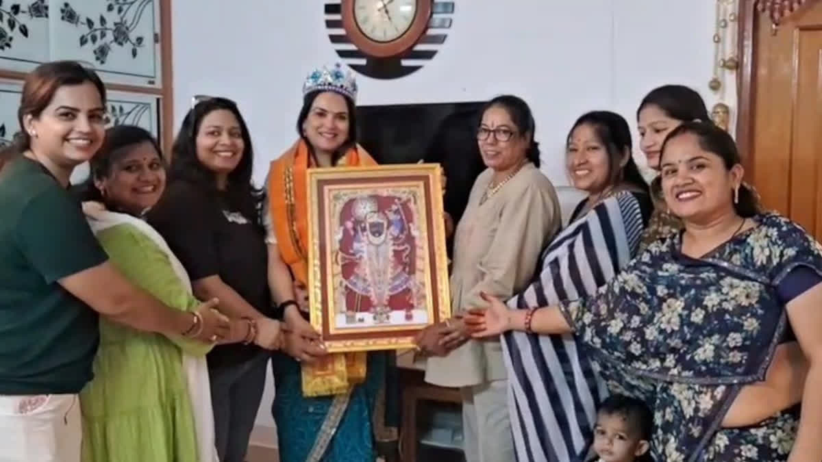Image of Shrinathji presented to Isha Jethani