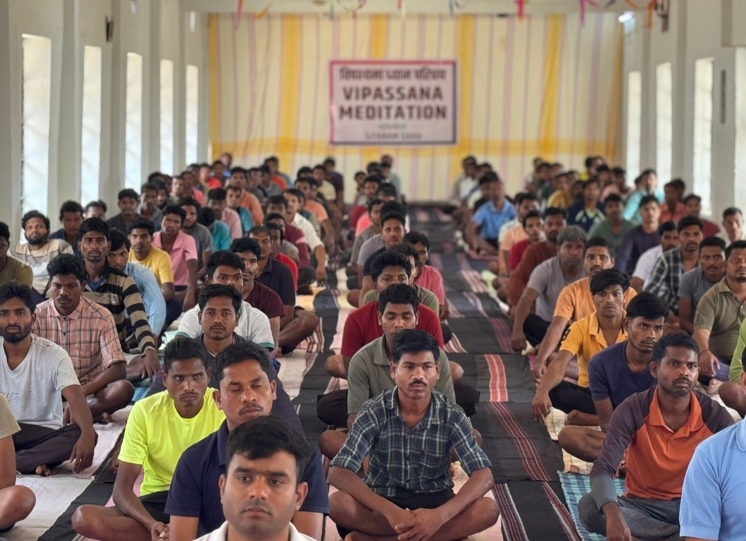 Meditation session for prisoners