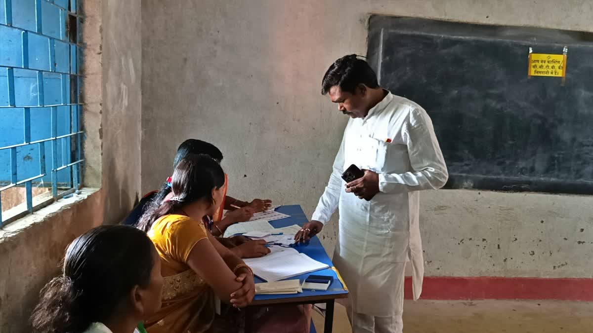 Sameer Oraon casts his vote