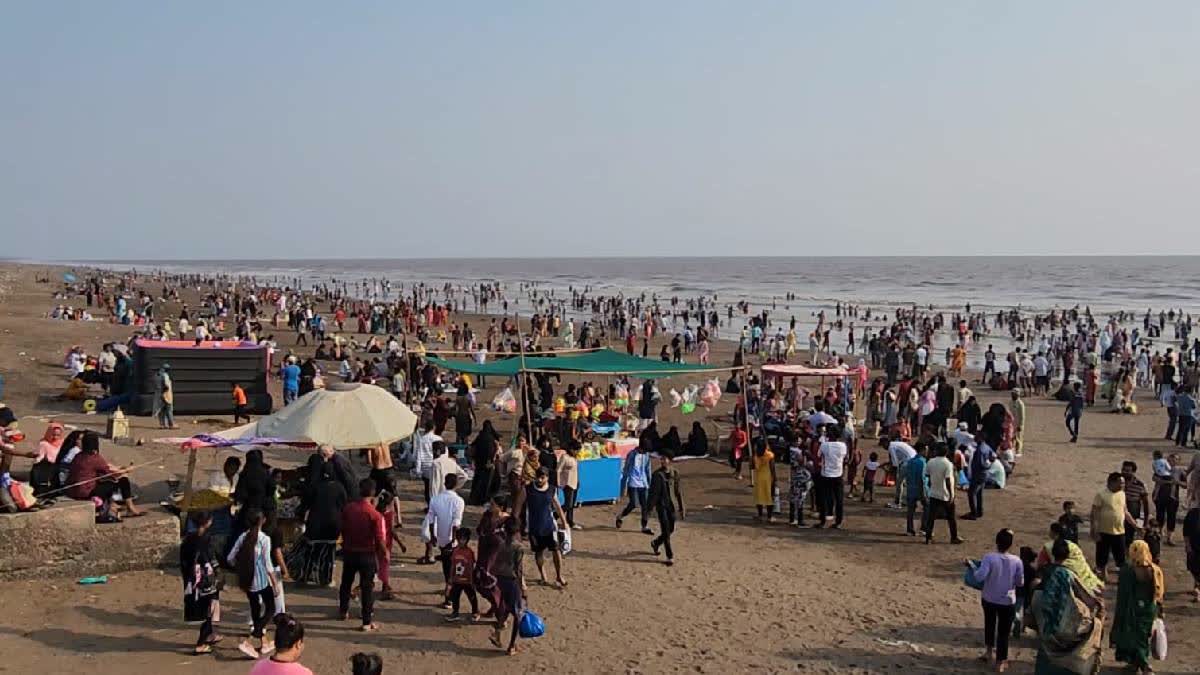 Gujarat: Four Drown in Dandi Beach During Family Outing