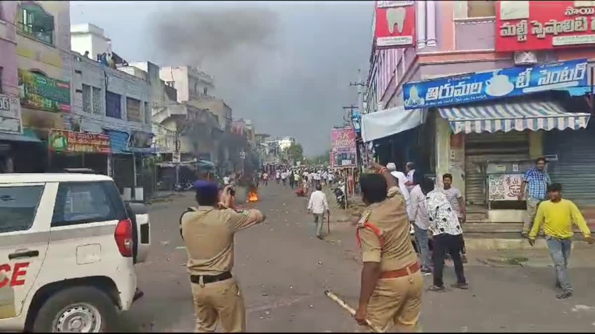 ysrcp_attacks_in_palnadu_district