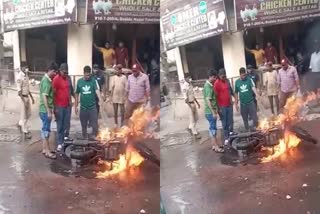 BIKE CAUGHT FIRE  HYDERABAD NEWS  ROYAL ENFILED BIKE  ഹൈദരാബാദില്‍ ബൈക്കിന് തീ പിടിച്ചു