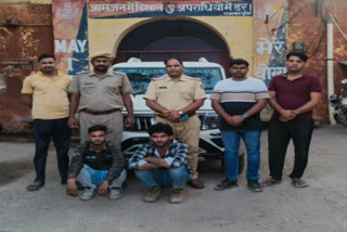 Police arrested two criminals with reward in dholpur