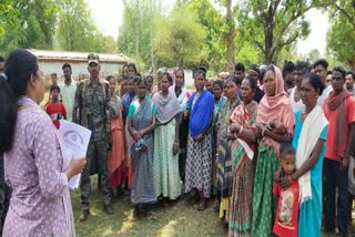 Villagers boycotted vote due to road not built in Barkani of Chakdharpur block in West Singhbhum