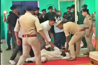 भागलपुर में सांसद लड़खड़ाकर गिर पड़े