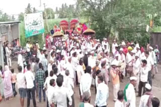 villagers-of-chikkodi-kakamari-offered-prayers-to-goddess-ammajeshwari