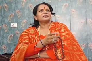 साध्वी प्राची ने इंदिरा गांधी को लेकर बड़ी बात कही.