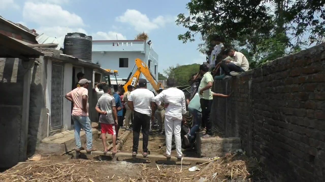 સુરતમાં હત્યાના આરોપીનું દબાણ હટાવાયું