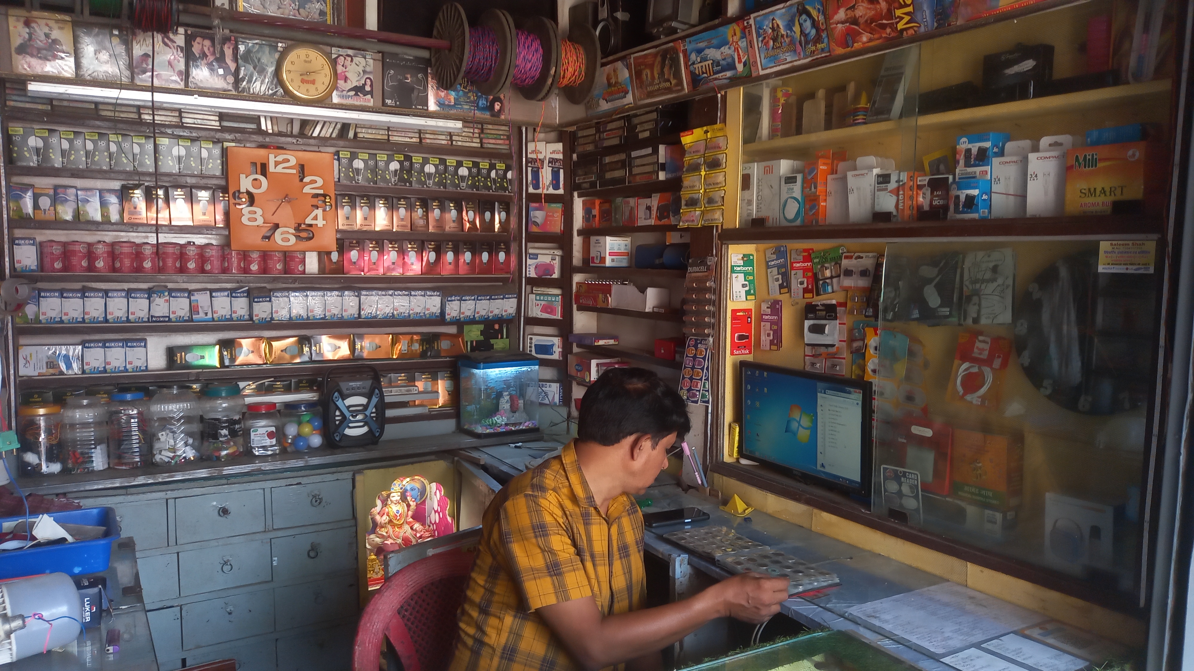 Manoj Gupta collecting old things