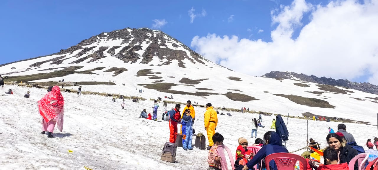 tourists increased in Himachal