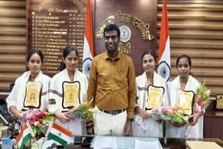 DC felicitated students who topped in Intermediate in felicitation ceremony in Ranchi