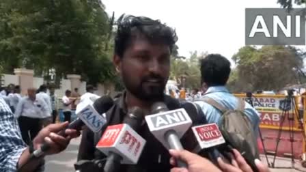 விமான விபத்தில் உயிர் தப்பிய அருண் பிரசாத்