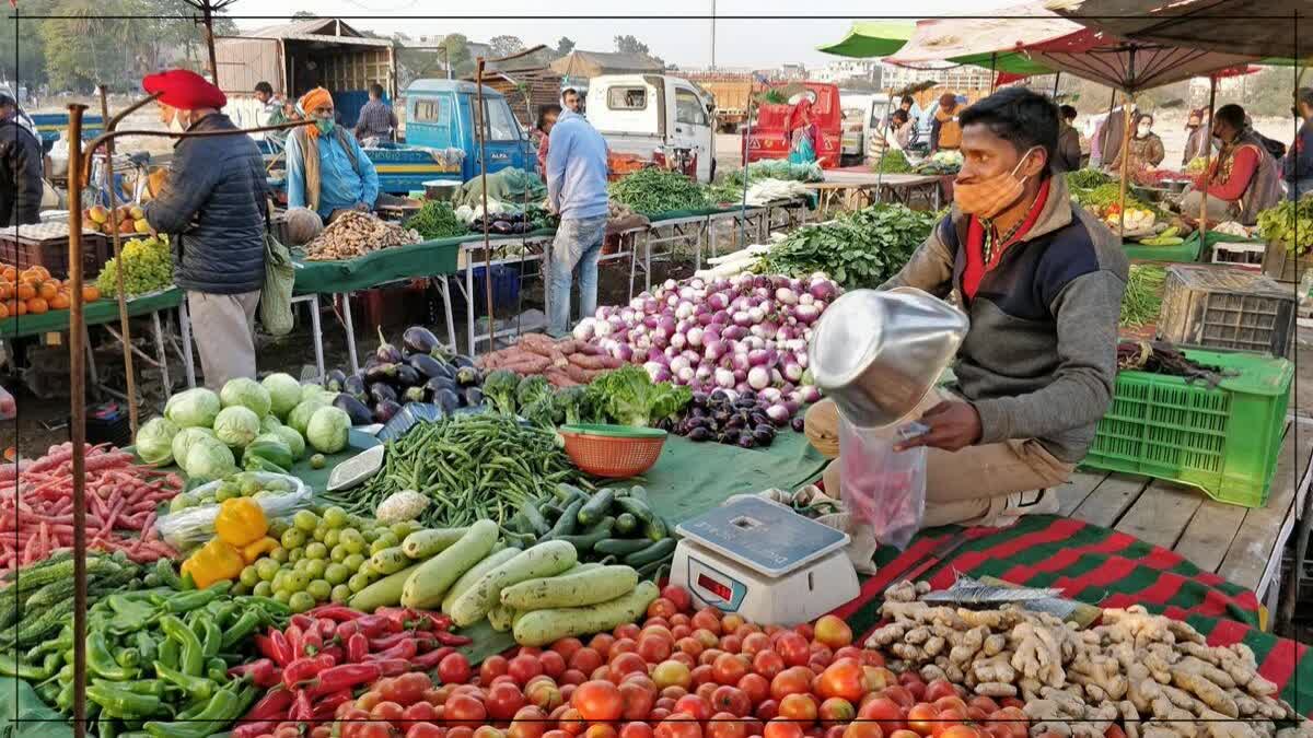 Retail Inflation: ફુગાવો વધ્યો, શાકભાજીથી લઈ તેલ સુધીની ખાદ્ય વસ્તુઓના ભાવ આસમાને