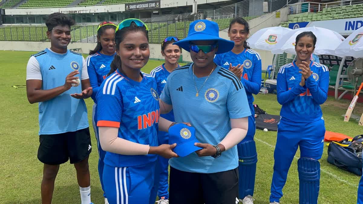 Rashi Kanojia debut t20 match