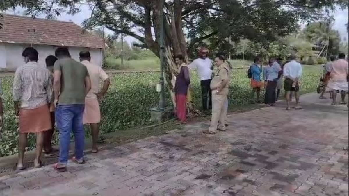 ചങ്ങനാശേരി ബോട്ട് ജെട്ടിയ്ക്കു സമീപം തോട്ടിൽ  Body found in near Changanassery boat jetty  ചങ്ങനാശേരി കനാലില്‍ അജ്ഞാത മൃതദേഹം കണ്ടെത്തി  അജ്ഞാത മൃതദേഹം കണ്ടെത്തി  സിവിൽ പൊലീസ് ഓഫിസര്‍ ആത്മഹത്യ ചെയ്‌തു  kerala news updates  latest news in kerala