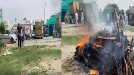 Due to flood in lohian khas kapurthala,Cremation had to be done on the road