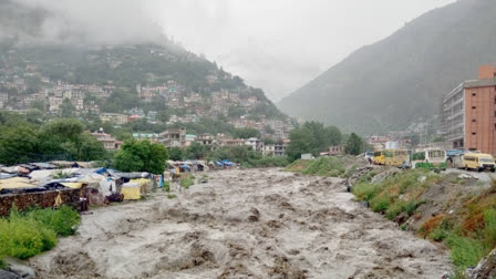 Former Himachal CM Jairam Thakur meets Amit Shah, discusses flood situation in state