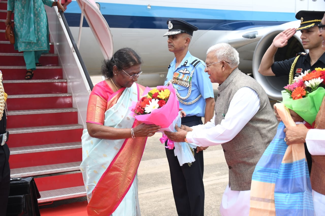 Welcome of President at Gwalior Airport