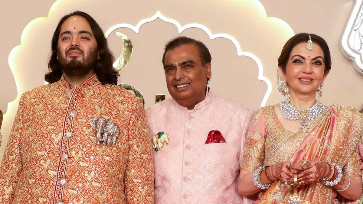 Mukesh Ambani, Asia's richest man, renders apology to the guests at hos son Anant Ambani's wedding with Radhika Merchant on July 12 in Mumbai. The video of Mukesh's speech is viral on social media, leaving netizens in awe of his humility.