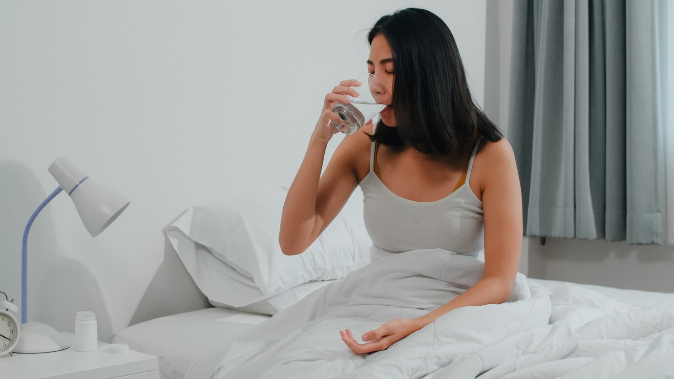 Drink a glass of hot water before bedtime and experience these 4 benefits