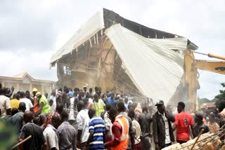 STUDENTS KILLED IN SCHOOL COLLAPSE  NIGERIA SCHOOL COLLAPSE  നൈജീരിയയിൽ സ്‌കൂള്‍ തകര്‍ന്നു