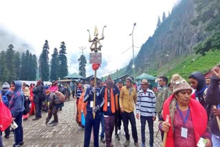 AMARNATH YATRA DARSHAN  PEACEFULL AMARNATH YATRA  DEVOTEES VISITS TO AMARNATH TEMPLE  AMARNATH HOLY CAVE