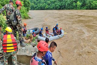 NEPAL BUS ACCIDENT  BUS FELL IN RIVER NEPAL  നേപ്പാള്‍ ബസ്സപകടം ഇന്ത്യന്‍ പൗരന്‍  നേപ്പാള്‍ മണ്ണിടിച്ചില്‍