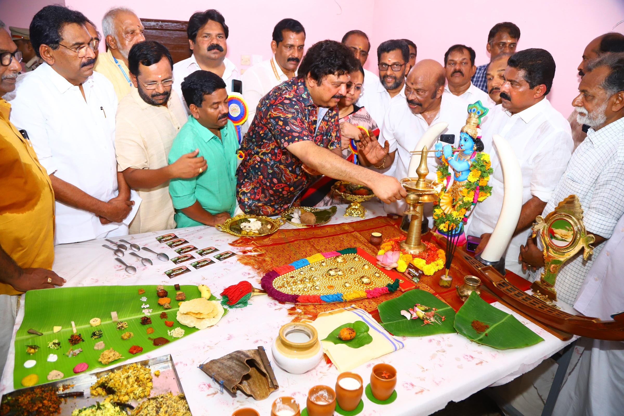 ARANMULA VALLA SADHYA  ആറന്മുള വള്ളസദ്യ  ആറന്മുള  VALLA SADHYA