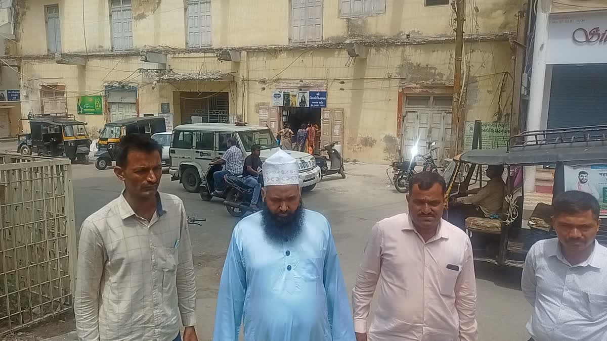 porbandar-maulvi-wasif-raza-arrested-for-controversial-statements-on-national-flag-and-anthem