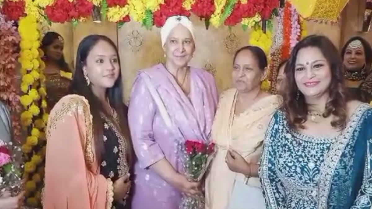 Navjot Kaur Sidhu, a cancer sufferer who came to celebrate the festival of Teej, appealed to people to stay positive in life.