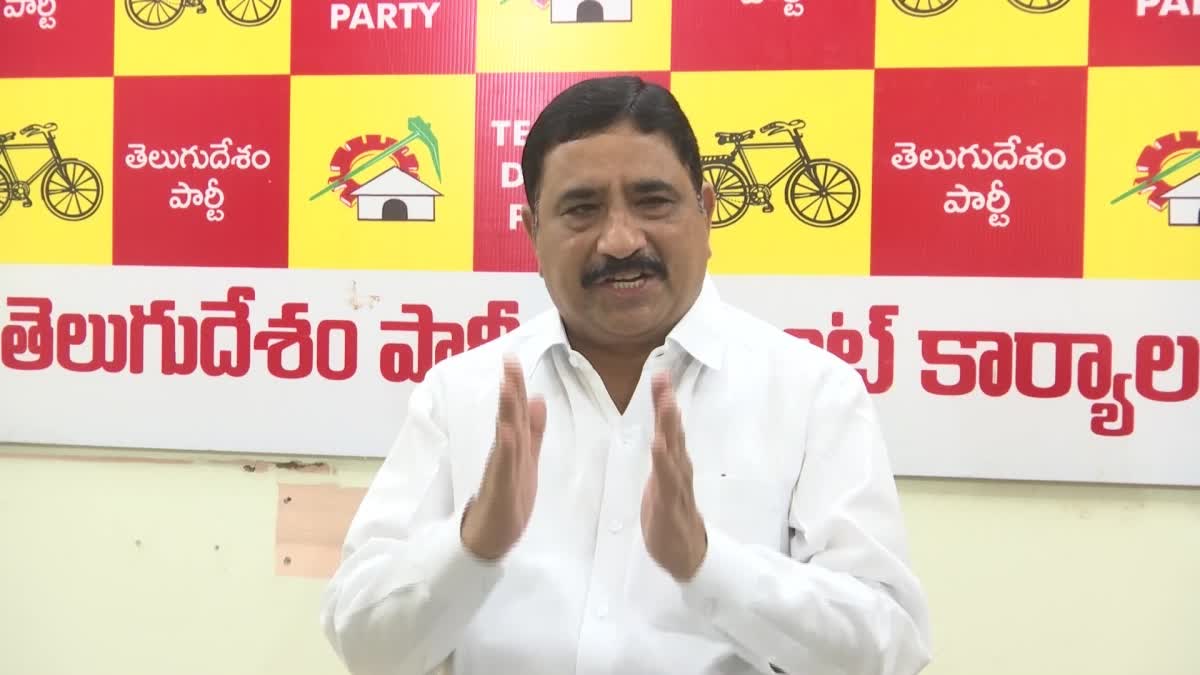 టీడీపీ_నేత_కాలవ_శ్రీనివాసులు