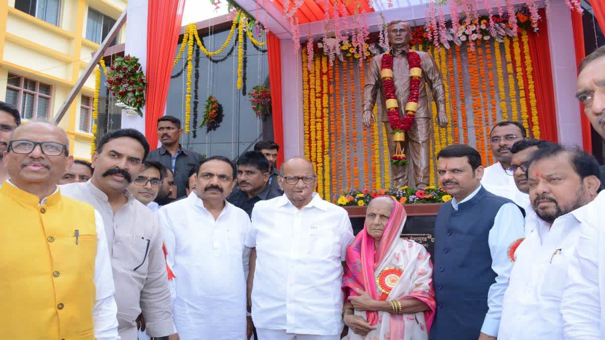 Fadnavis On Ganpatrao Deshmukh