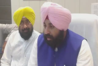 Councilors including the President of the Municipal Council of Sri Anandpur Sahib joined