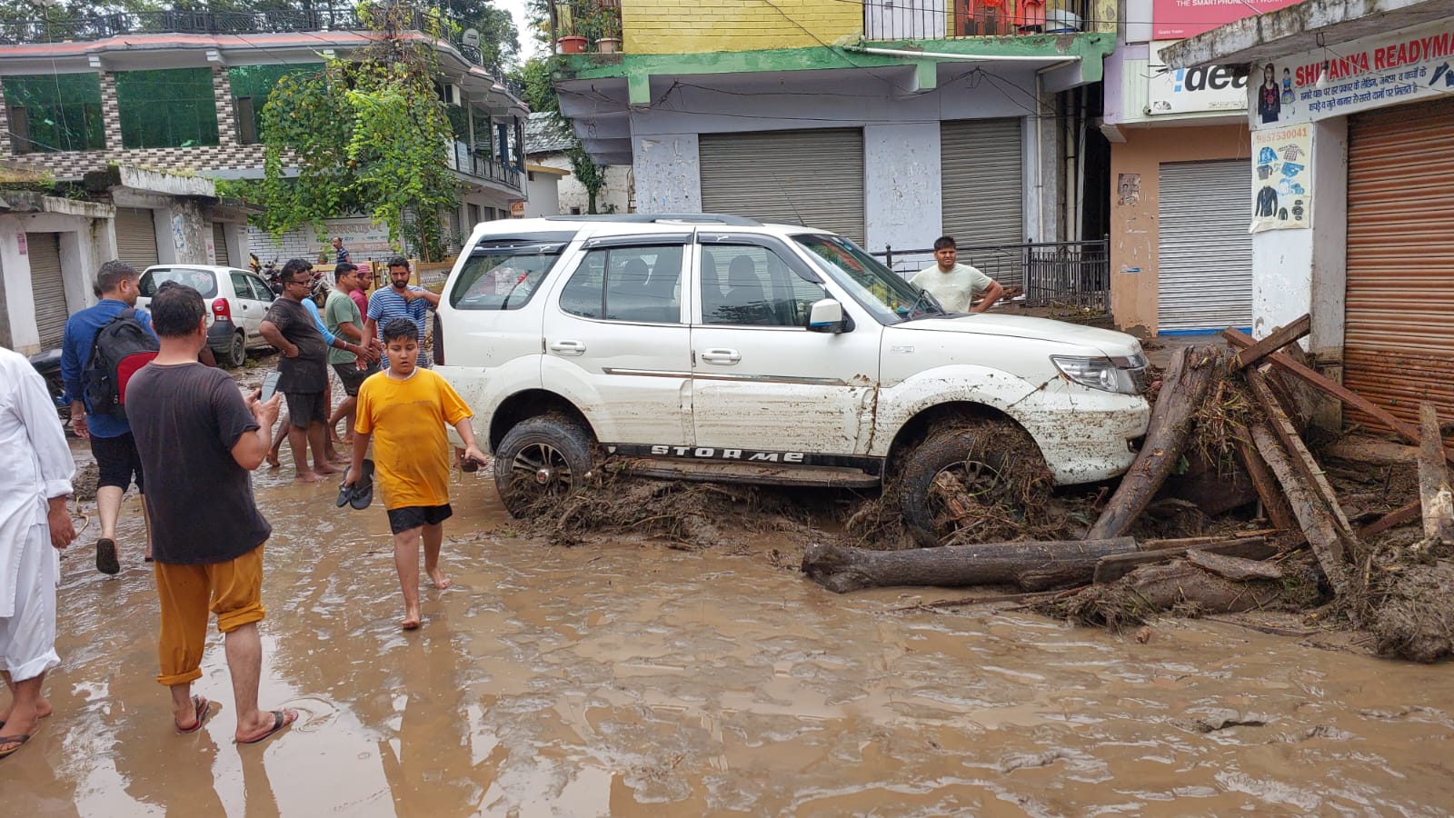 flood in mandi