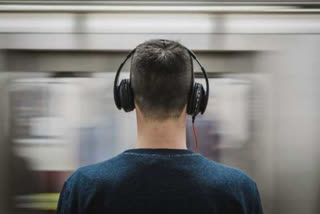 earphones and earpods prolonged usage can significantly damage your ear health