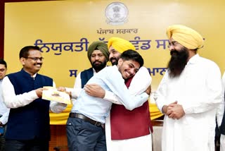 punjab cm bhagwant mann gave appointment letters to 417 youths