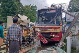 പത്തനംതിട്ട ബസ് അപകടം  ബസ് അപകടം  Bus Accident  Pathanamthitta Bus Accident  KSRTC bus and van collission  KSRTC bus and van collide in Pathanamthitta  Bus accident news