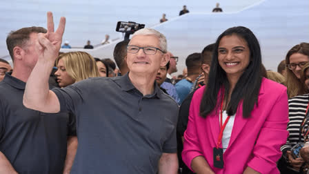 PV Sindhu meets Tim Cook, offers badminton match to Apple CEO