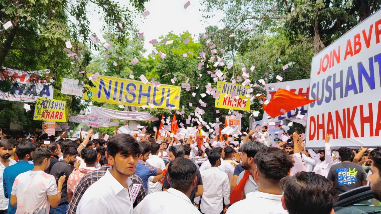 अभाविप शैक्षिक परिवेश को सकारात्मक बनाने के लिए हमेशा प्रयत्नशील रहती है. इस वर्ष के चुनाव में भी आम छात्र के मुद्दों को मुखरता से रखा जाएगा