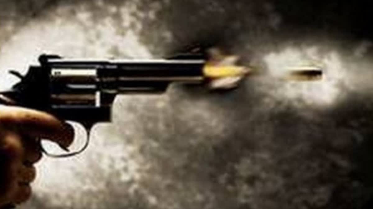 GYM OWNER SHOT DEAD DELHI  DELHI GANG WARS  ഡല്‍ഹി ജിം ഉടമയ്ക്ക് വെടിയേറ്റു  ഡല്‍ഹിയില്‍ വെടിവയ്‌പ്പ്