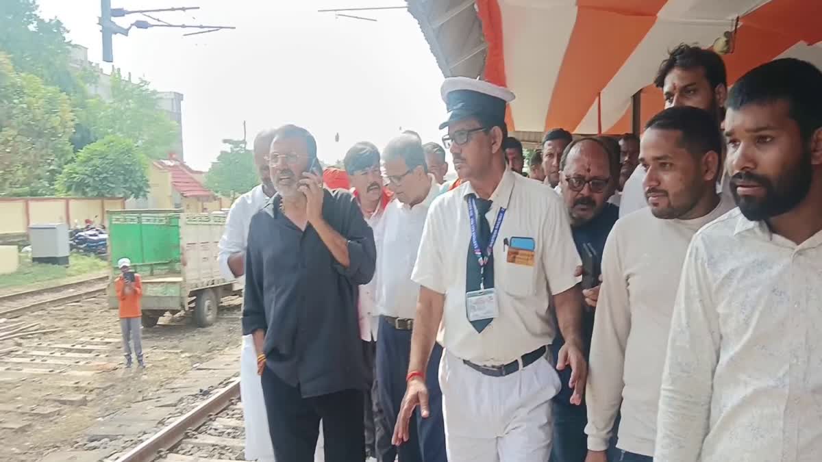 BJP MP Nishikant Dubey inspected Deoghar railway station