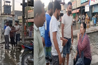 A woman fell into a drain full of dirty water in Sangrur, barely survived